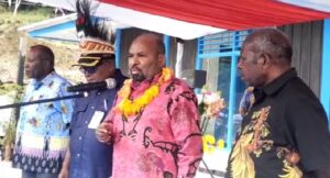 Lukas Enembe: Saya Lahir Untuk Papua dan Membela orang Papua