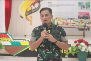 Peran TNI Sukseskan Indonesia Mengajar di Kepulauan Yapen