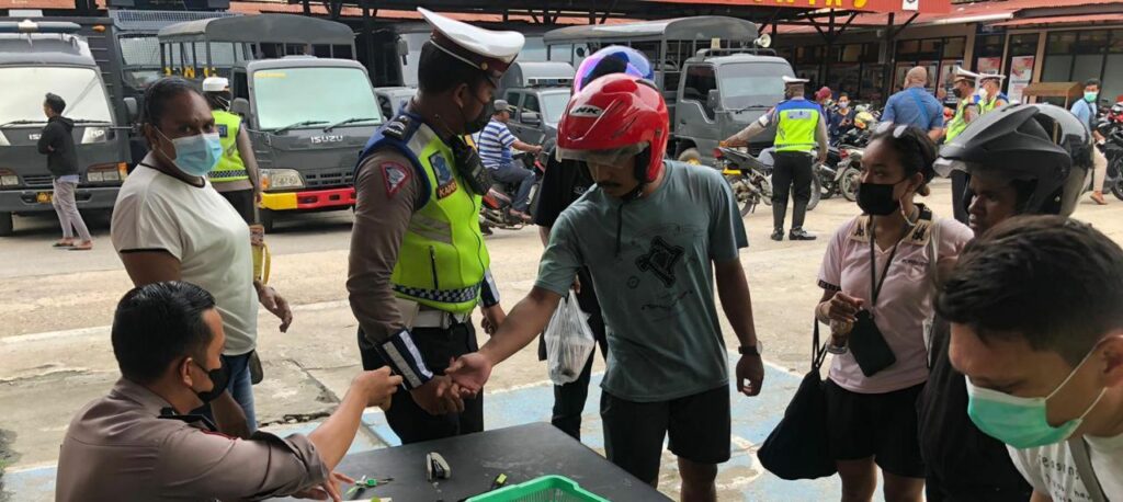 Satlantas Polresta Jayapura Kota Tilang 47 Pengendara Motor