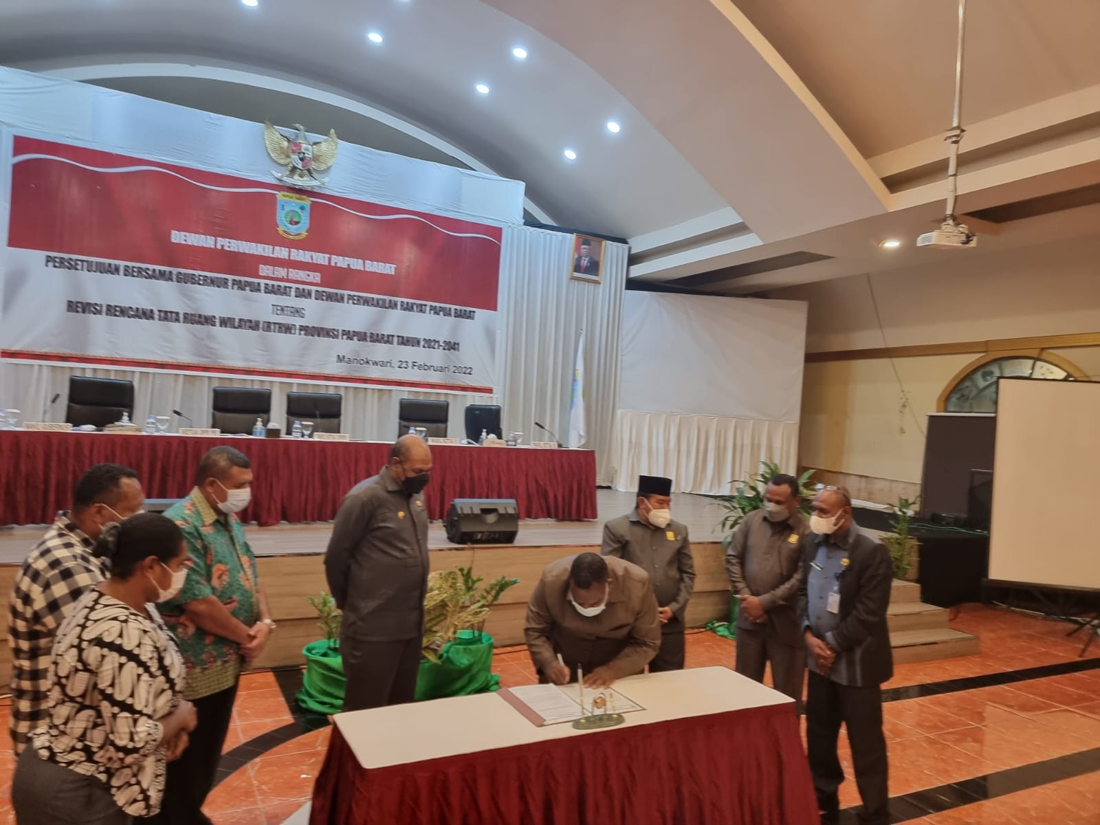 Setujui Hasil Revisi RTRW, Pemprov dan DPR-PB Percepat Tahap Akhir 1 WhatsApp Image 2022 02 24 at 00.47.15