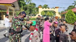 30 Personil Bintara Baru Ikut Upacara Tradisi Masuk Kesatuan Kompi Brimob Biak