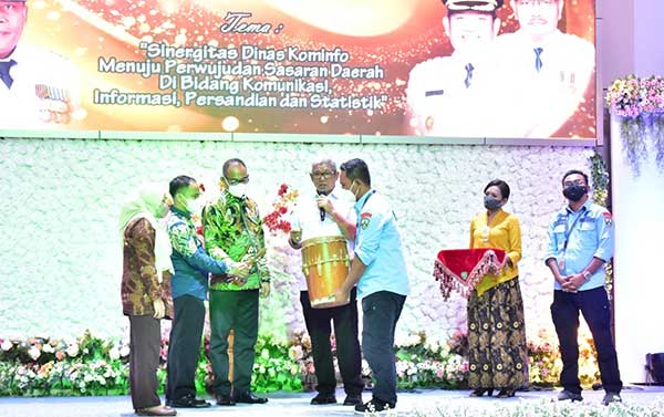 Bupati Hanubun Forum OPD Kominfo se Maluku3