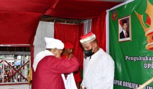 Danlantamal IX Terima Gelar Adat Upu Karia Mahisa dari Negeri Kabauw