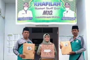 Panitia MTQ Maluku Gelar Acara Makan Bersama – Lomba di Pantai Weluan