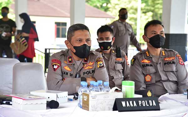 Wakapolda Mal Ikut Vaksinasi Serentak
