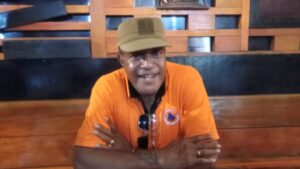 Maju Pilkada 2024: Lodewyk Suwae Ikut Gaya Kepemimpinan HMS Bangun Jayapura