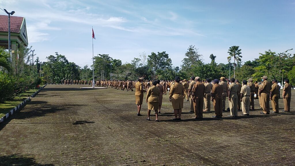 Apel Gabungan ASN, Bupati Kasihiw Sentil Keluhan Kepala Distrik