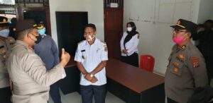 Didampingi Bupati Saroi, Kapolres Manokwari Tinjau Mapolres Pegaf