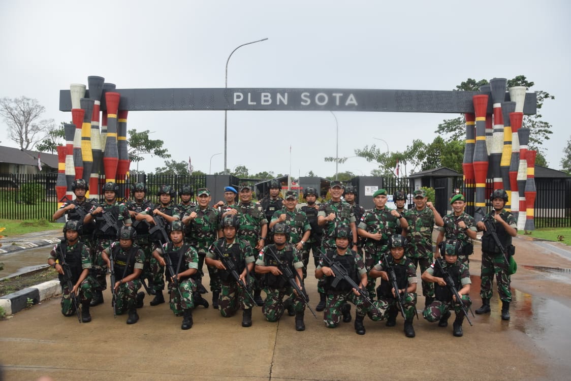 Kunker ke Sota, Pangdam I/BB Berikan Motivasi Kepada Satgas Pamtas RI-PNG 1 WhatsApp Image 2022 03 28 at 09.07.18