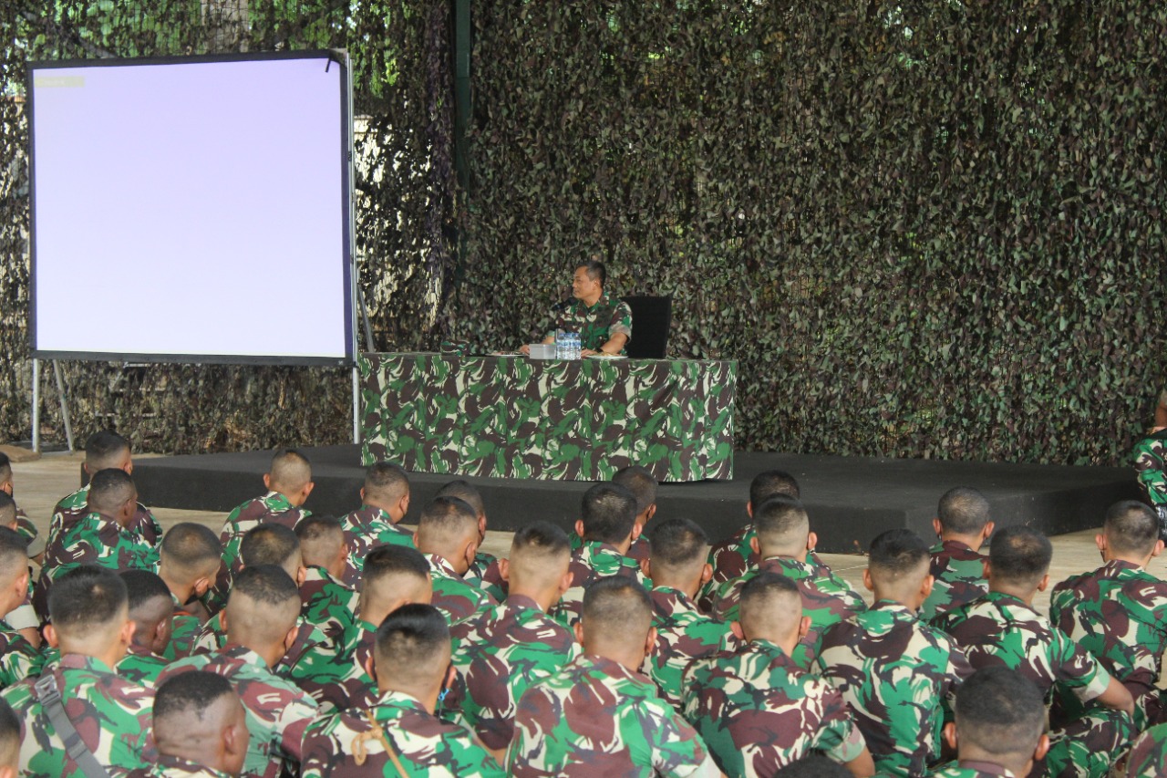 Danrem 172/PWY Berikan Pembekalan Bagi Personil TNI Yang Akan Bertugas ke Papua 3 WhatsApp Image 2022 03 30 at 06.53.39 1