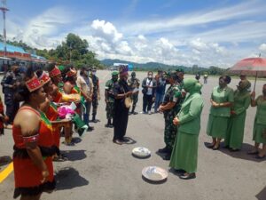 Kunker ke Nabire, Pangdam XVII/Cenderawasih Silaturahmi Dengan Seluruh Komponen Masyarakat
