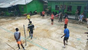 Olahraga Sepak Takraw Perkuat Silaturahmi TNI dan Pemuda Paniai