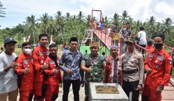 Korem 151/Binaya Sudah Bangun Lima Jembatan Gantung di Maluku 10 jembatan NKRI