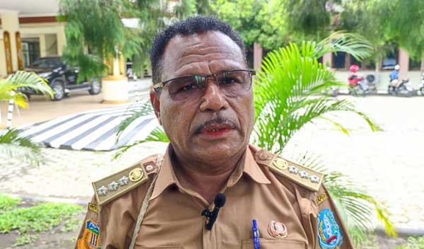 Eslie Suangburaro kadistrik sentani timur