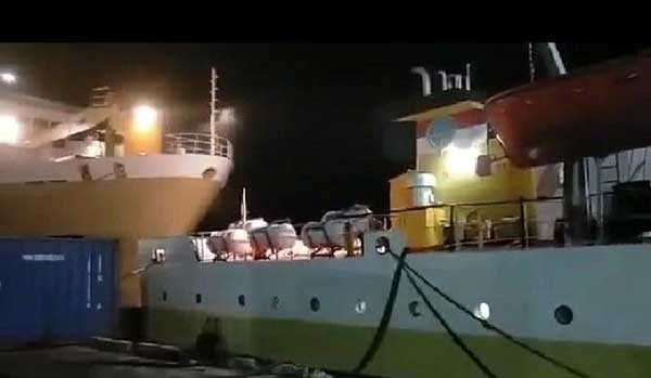 Hendak Sandar di Pelabuhan Biak, KM Sinabung Tabrak Kapal Lainnya