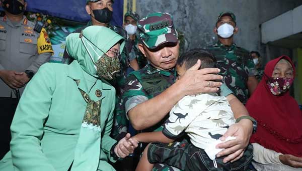 Kasad Jend Dudung Biaya 2 Putra Babinsa