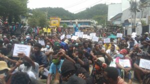 Dikawal 1.000 Personil, Demo Tolak DOB di Kota Jayapura Lancar dan Aman 2 WhatsApp Image 2022 04 01 at 11.57.31