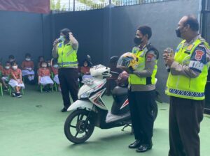 Polantas Perkenalkan POLSANAK dan Tertib Lalin di PAUD Bunga Bakti
