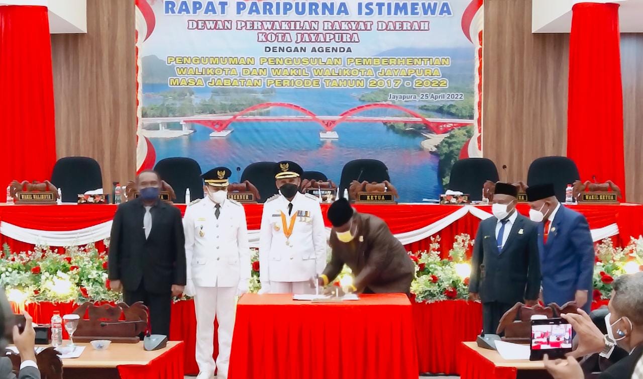 Akhiri Masa Jabatannya, DPRD Kota Jayapura Gelar Paripurna Usulan Pemberhentian BTM-HARUS 5 WhatsApp Image 2022 04 25 at 11.37.10