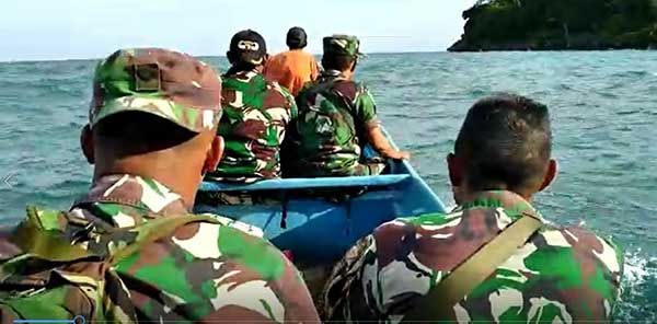 Babinsa Jjrn Korem 151 Bny Terjang Ombak