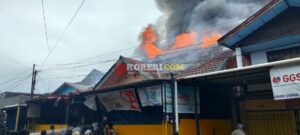 Si Jago Merah Hanguskan Toko Sembako di Jl Yogyakarta
