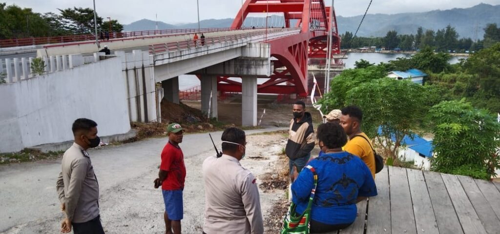 Dinihari, Seorang Remaja Tewas Terjatuh dari Jembatan Youtefa