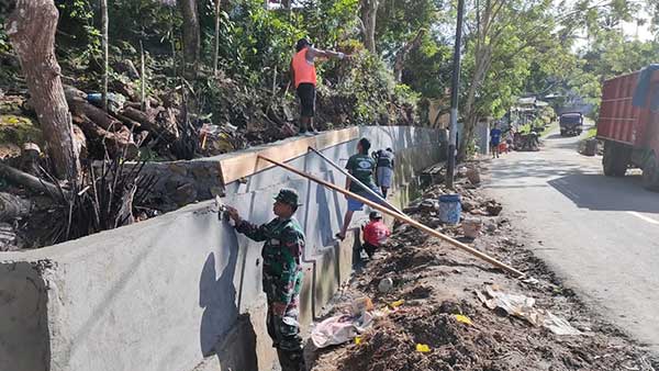 TMMD 113 Ambon : Kolaborasi Prajurit – Warga Berbuah Manis