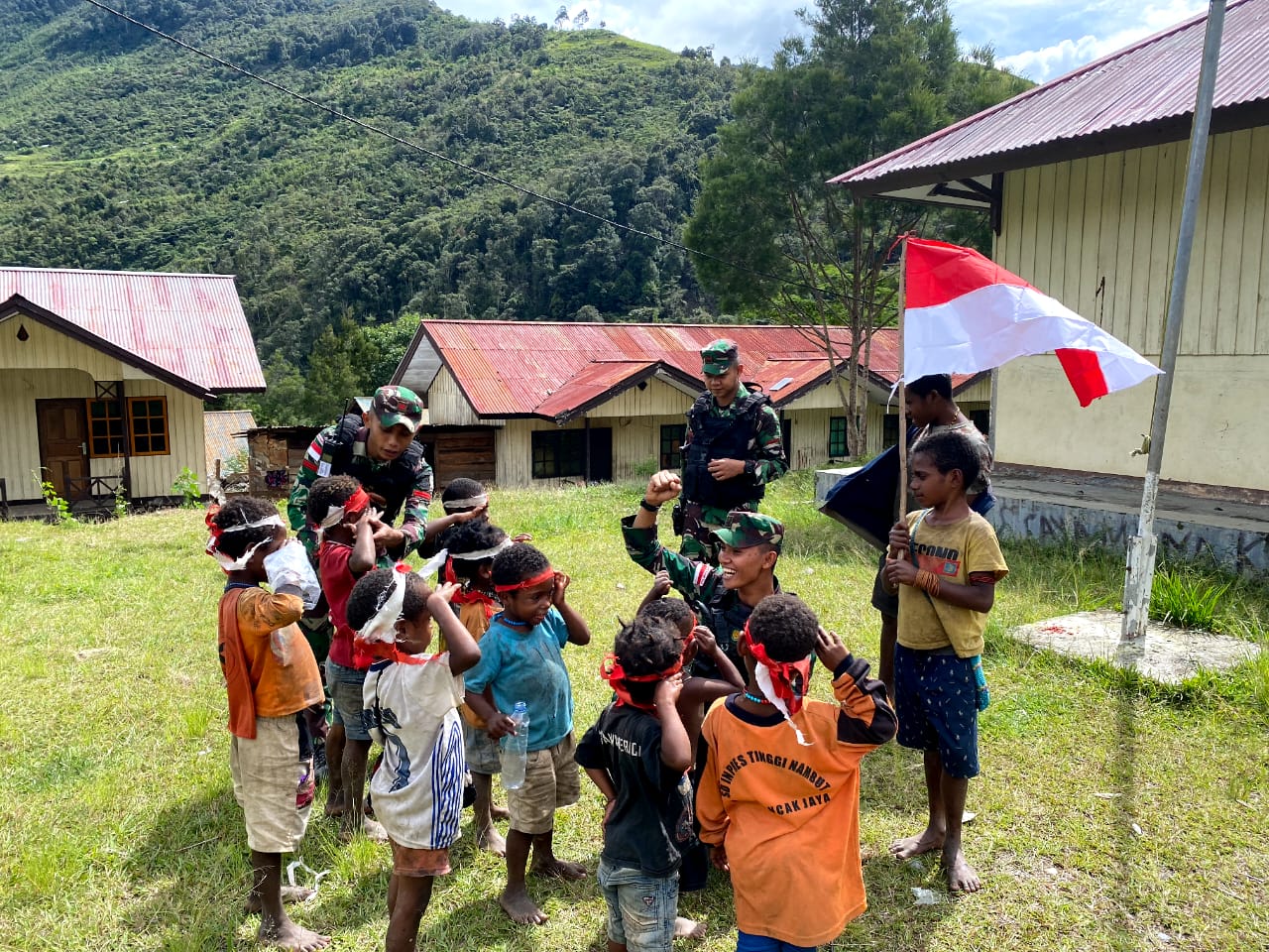 TNI Ajarkan Siswa SD Tinggi Nambut Rasa Cinta Tanah Air dan Disiplin 1 WhatsApp Image 2022 05 26 at 14.40.01 1