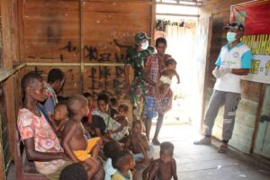 Satgas TMMD ke-113 Kodim Merauke Sosialisasi Prokes Covid-19 di Kampung Vyer