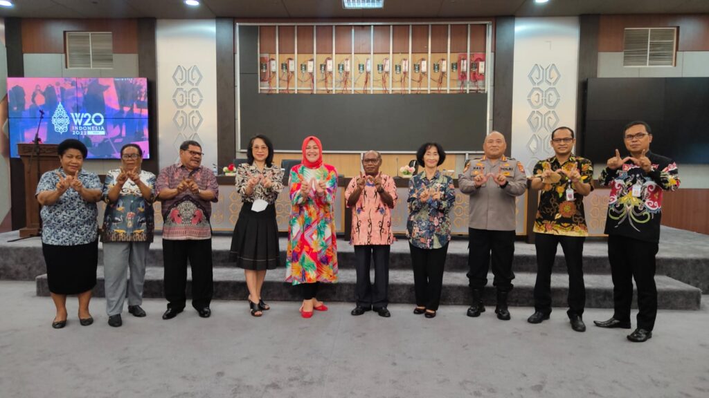 Tekankan Pelayanan Maksimal, Sekda :  Semua Pihak Harus Berperan Sukseskan W20
