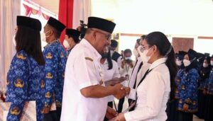 Gubernur Murad Kukuhkan 328 PNS Lingkup Pemprov Maluku