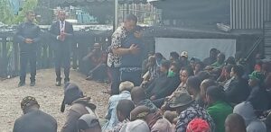 Antisipasi Aksi Anarkis, TNI – Polri Dekati Keluarga Almarhum Diego Rumaropen