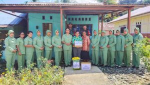 Persit KCK Cabang XXI Kodim Biak Numfor Berbagi Kasih Bersama Warakawuri