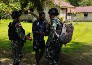 Satgas TNI 405/SK Miliki Budaya Senyum, Salam dan Sapa Masyarakat Papua