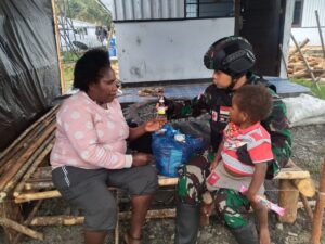 Satgas TNI 113/JS Beri Pengobatan Gratis di Kampung Plunggame