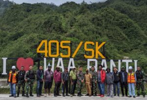 Pos Banti Satgas TNI 405/SK Rajut Persaudaraan Dalam Kebersamaan