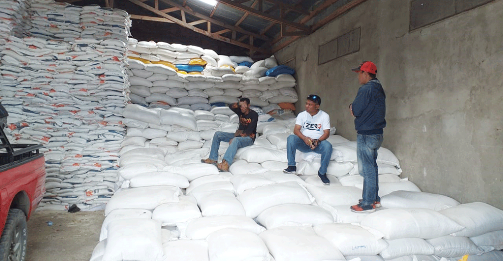 Bulog Maluku Suplai Beras dan Gula Selama Operasi Pasar