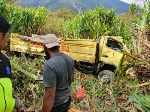 Antar Warga Bayar Mas Kawin, Truk Satpol PP Puncak Jaya Masuk Jurang, 6 Orang MD
