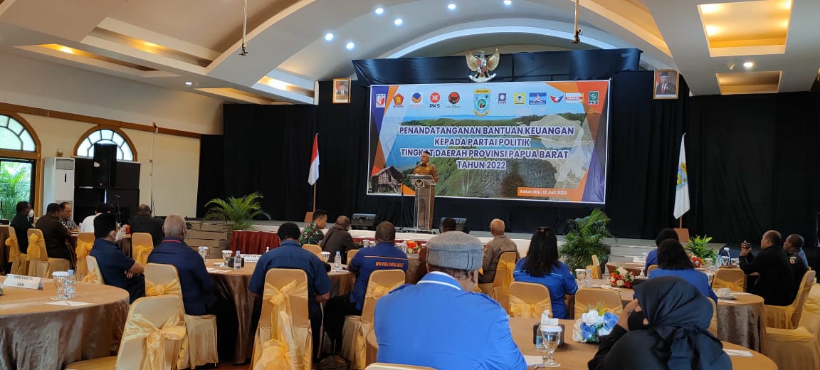 11 Parpol Terima Bantuan Dana Pembinaan dari Pemprov Papua Barat 1 IMG 20220712 WA0001 1
