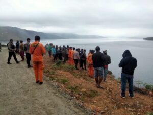 Mobil Hilux Tercebur di Danau Anggi, 2 MD dan 1 Dalam Pencarian