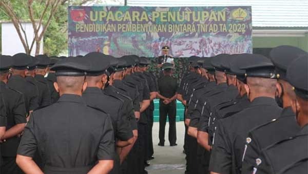 Danrindam Pattimura Pimpin Penutupan Pendidikan Siswa Diktukba TNI AD