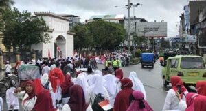 Ribuan Warga Muslim – Kristen Ambon Pawai Akbar Sambut Tahun Baru Islam