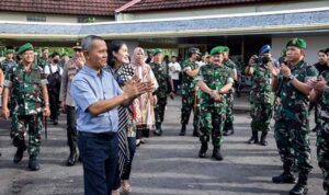 Pangdam Pattimura Bersama Pejabat TNI – Polri Lepas Keberangkatan Irjenad