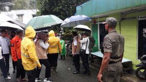 Pemkot – DPRD Kota Ambon Tinjau Lokasi Terdampak Banjir dan Longsor