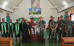 Satgas TNI 123/Rajawali Bantu Mimbar Gereja GPI Siloam Gerisar Bupul-Muting