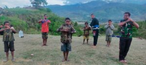 Satgas TNI 321/GT Ajarkan Anak-Anak Papua Seni Bela Diri