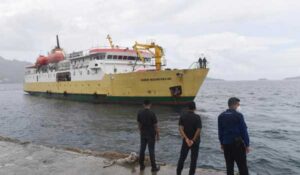 Pelayaran Kapal Perintis Di Maluku Ditunda Aktifitas Berlayar Akibat Cuaca Buruk
