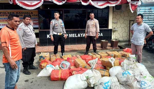 Satu Ton Miras Sopi Tak Bertuan di Angkot Disita Polresta Ambon 1 polresta ambon sita miras
