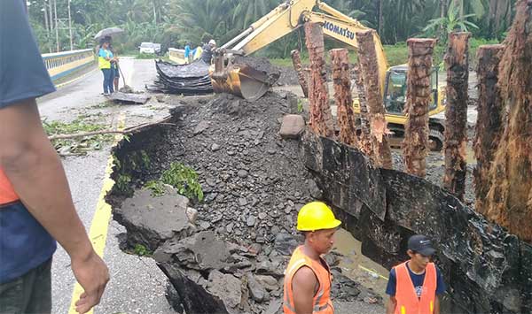 Tadinya Amblas, Kini Akses Jalan di Desa Haya Tehoru Normal Kembali