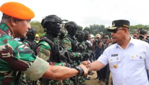Gubernur MI Pimpin Apel Pasukan Pengamanan Jelang Kedatangan Presiden di Saumlaki